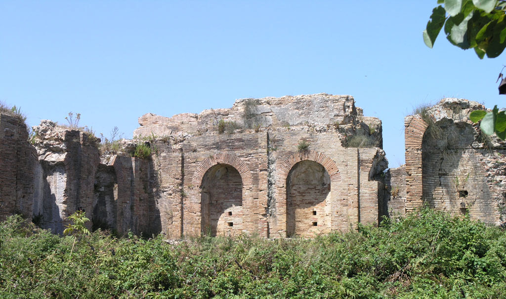 Wikipedia'dan alınmış, NİĞBOLU'DA ROMA DÖNEMİ KALINTILARI